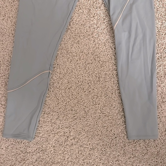 ONZIE Workout Set - Picture 8 of 10